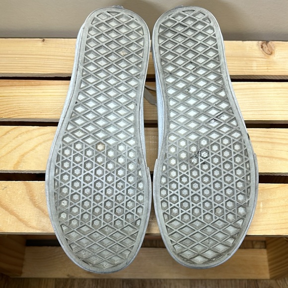Vans Men’s size 4.5 Canvas/white low top - Picture 5 of 5